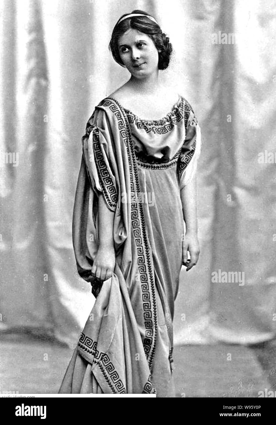 ISADORA DUNCAN (1877-1927) Franco-American dancer  about 1914 Stock Photo