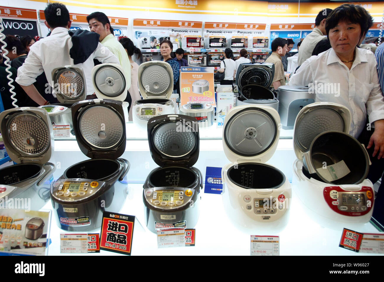 Electric rice cookers imported from Japan are for sale at the Laox flaship store in Shanghai