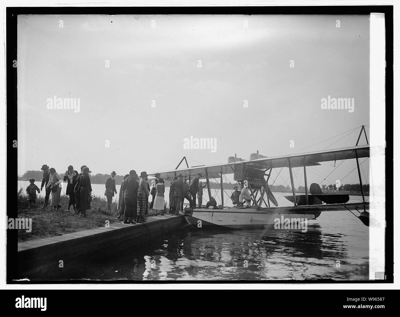 All metal fuselage hi-res stock photography and images - Alamy