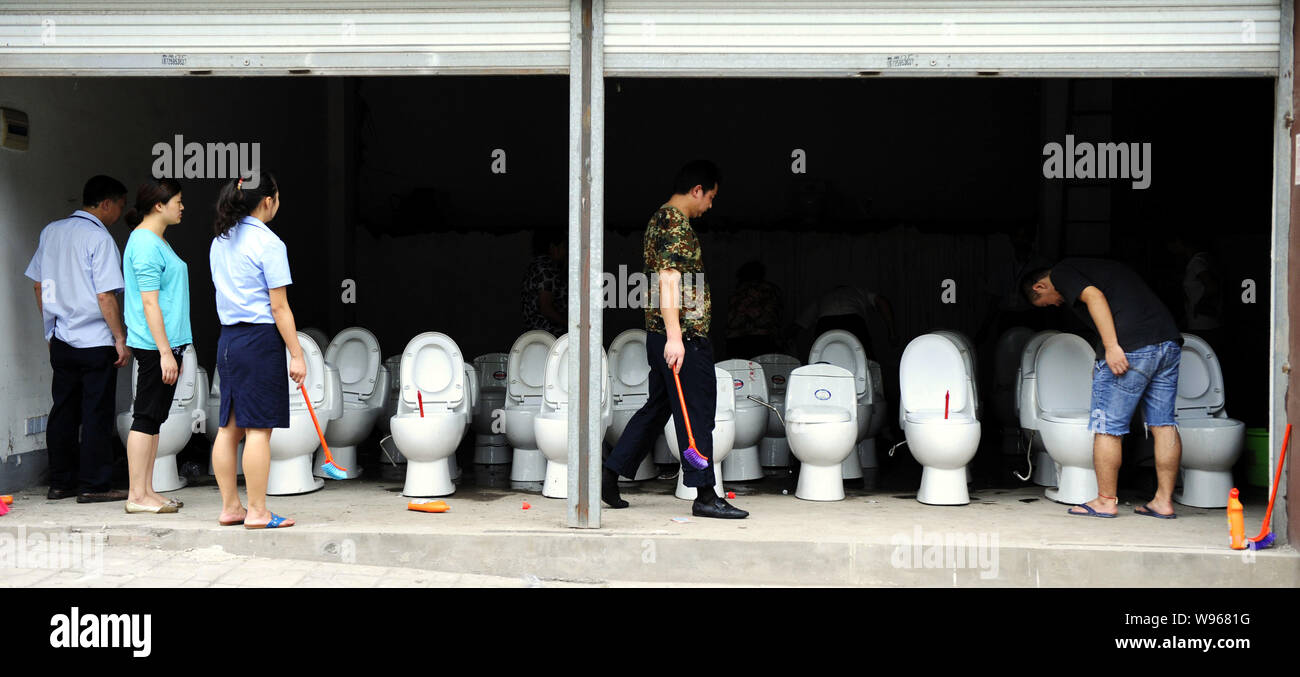 Chinese toilets hires stock photography and images Alamy
