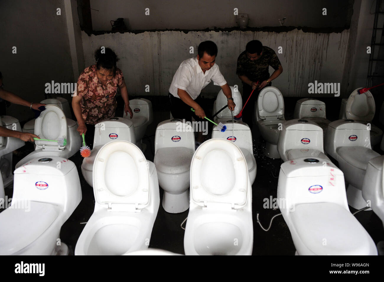 Chinese toilets hires stock photography and images Alamy
