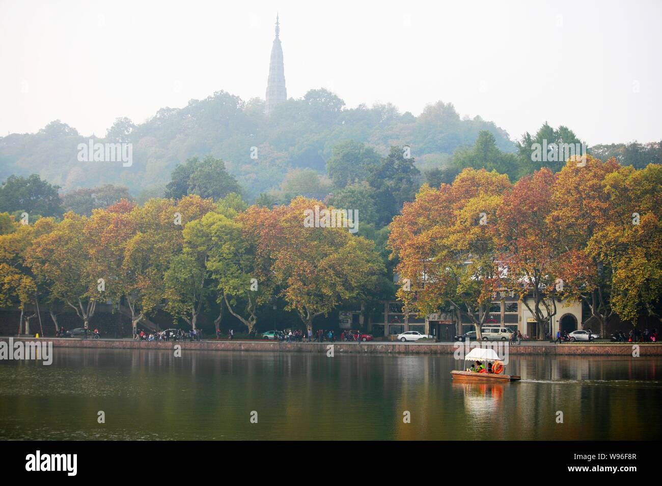 --File--View of the landscape of West Lake in Hangzhou, east Chinas Zhejiang province, 13 November 2011.   A new regulation has taken effect to protec Stock Photo