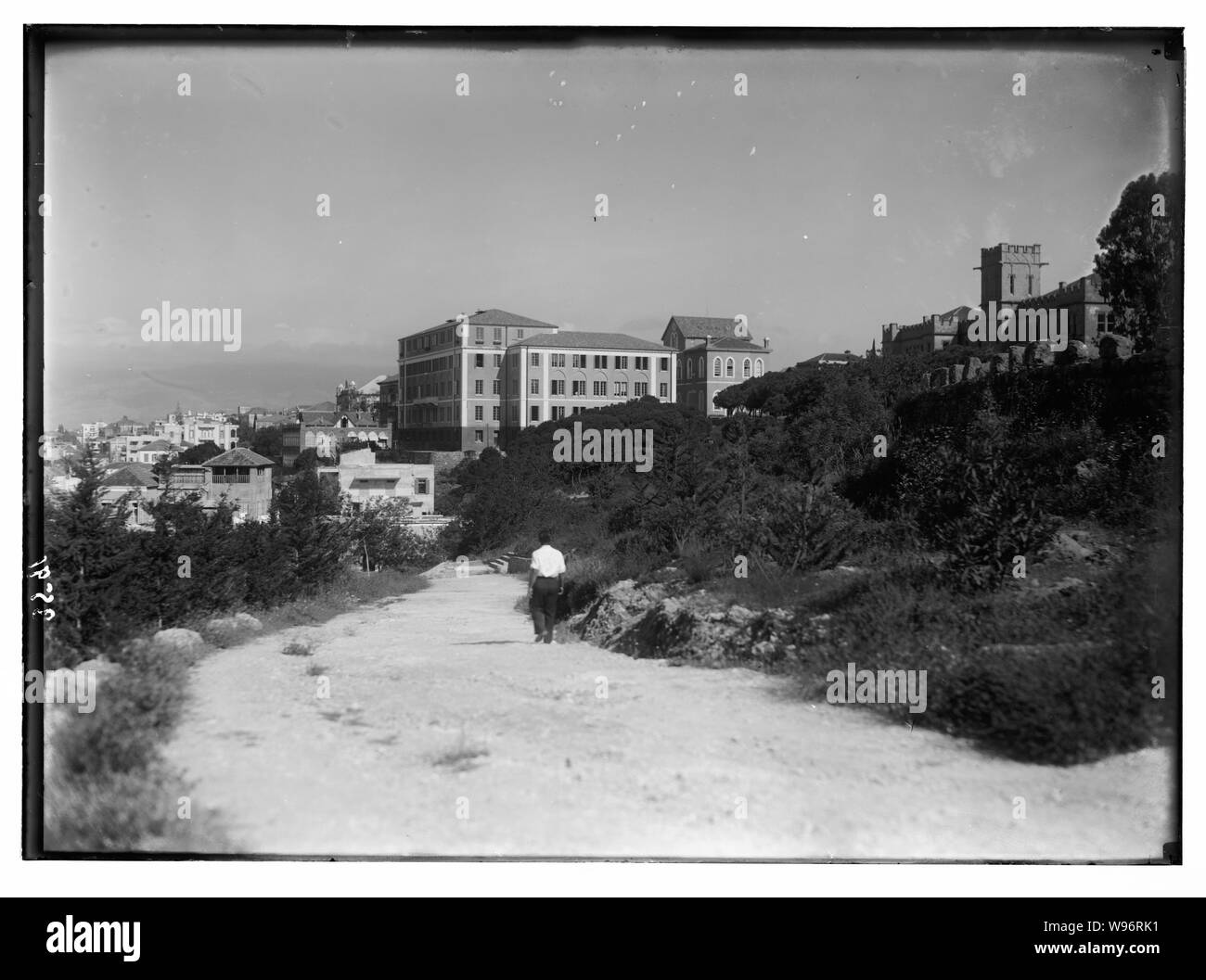 American University. Beirut, (A.U.B.). New medical bldg. i.e., building Gift of the Rockefeller Foundation Stock Photo