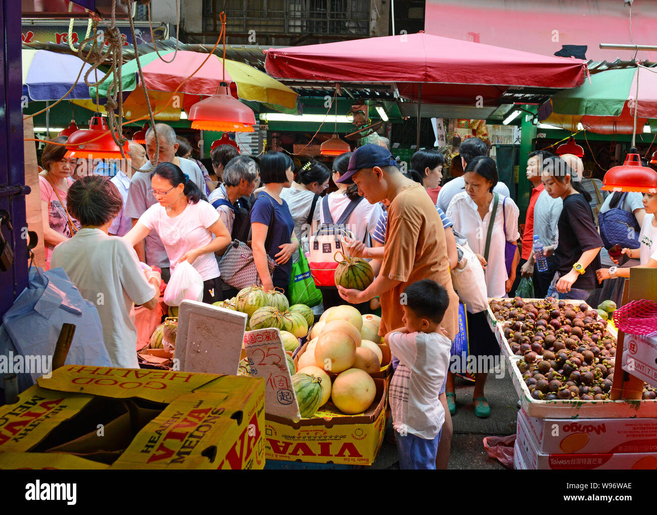 Outdoor market in Hong Kong Stock Photo Alamy