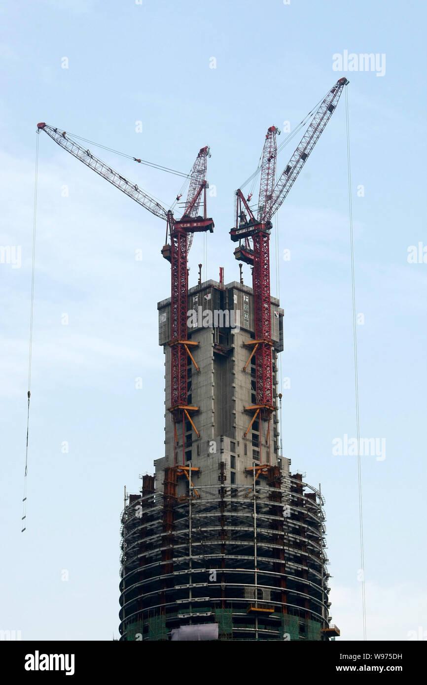 The Shanghai Tower is under construction in the Lujiazui Financial ...