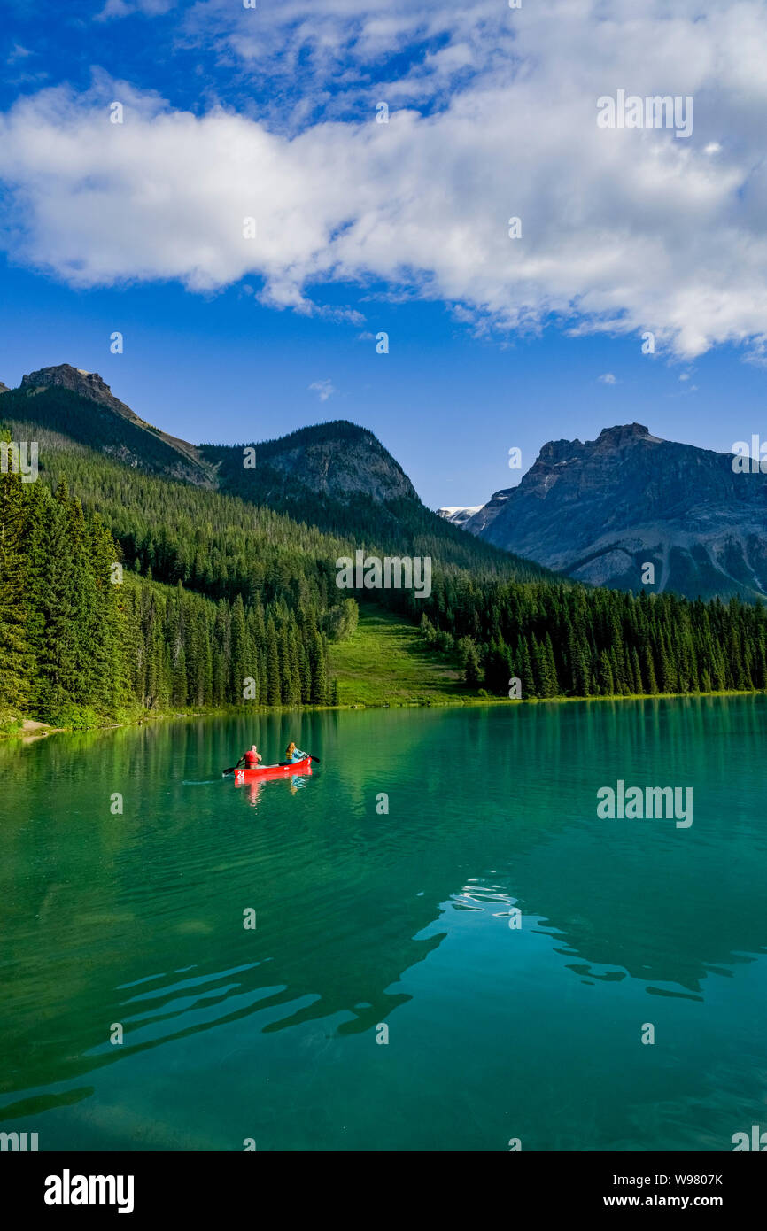 Canoe british columbia hires stock photography and images Alamy