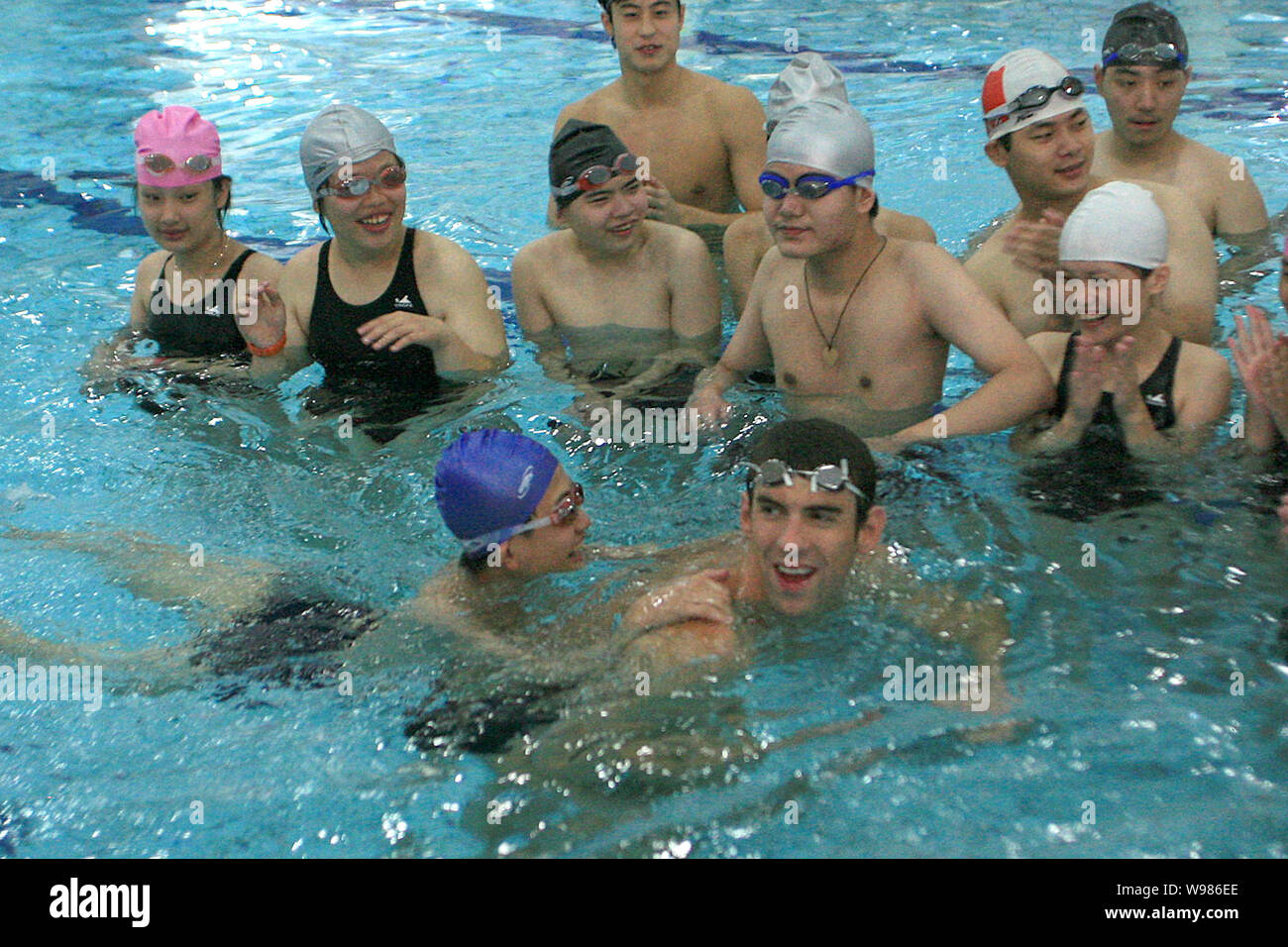 Michael Phelps of U.S. instructs Chinese Special Olympics swimmers