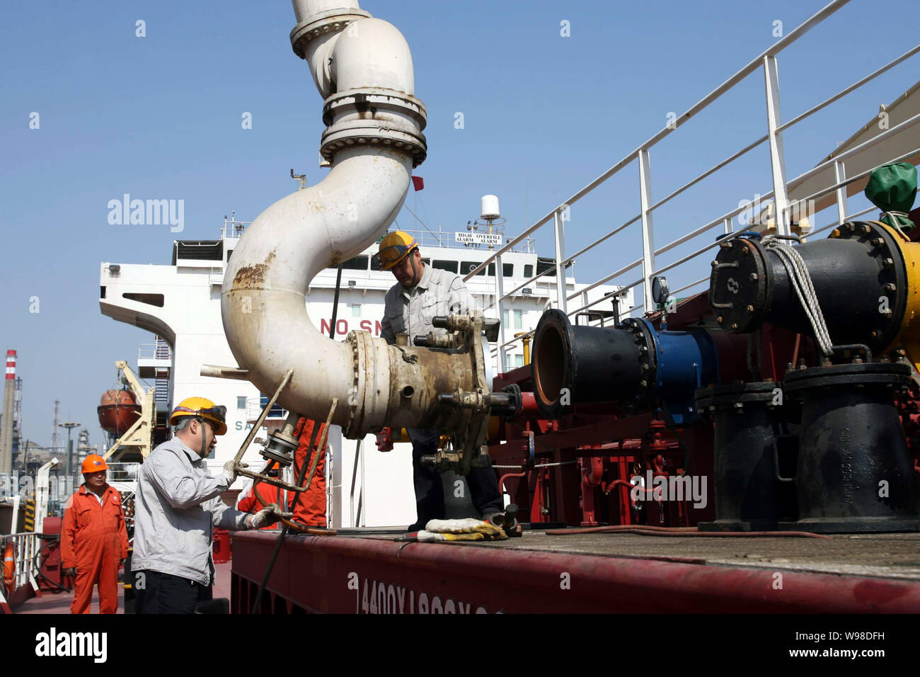 Chinese valves hires stock photography and images Alamy