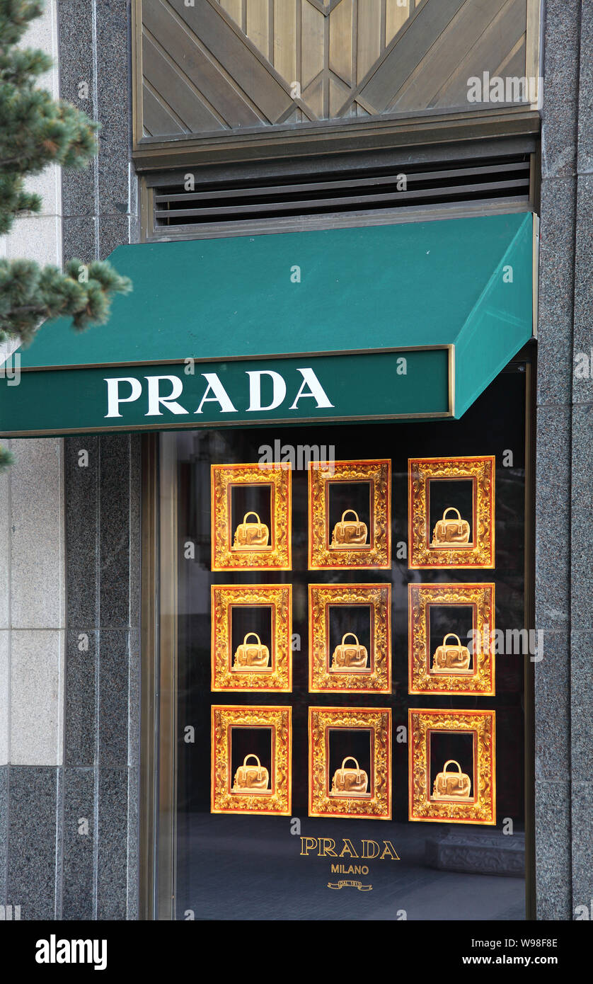File--A Prada store is pictured in Shanghai, China, 10 December 2010. Prada  has announced plans to open 50 new stores in China in the next three y  Stock Photo - Alamy