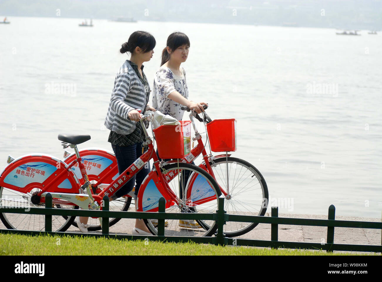 Hangzhou bicycle hi res stock photography and images Alamy