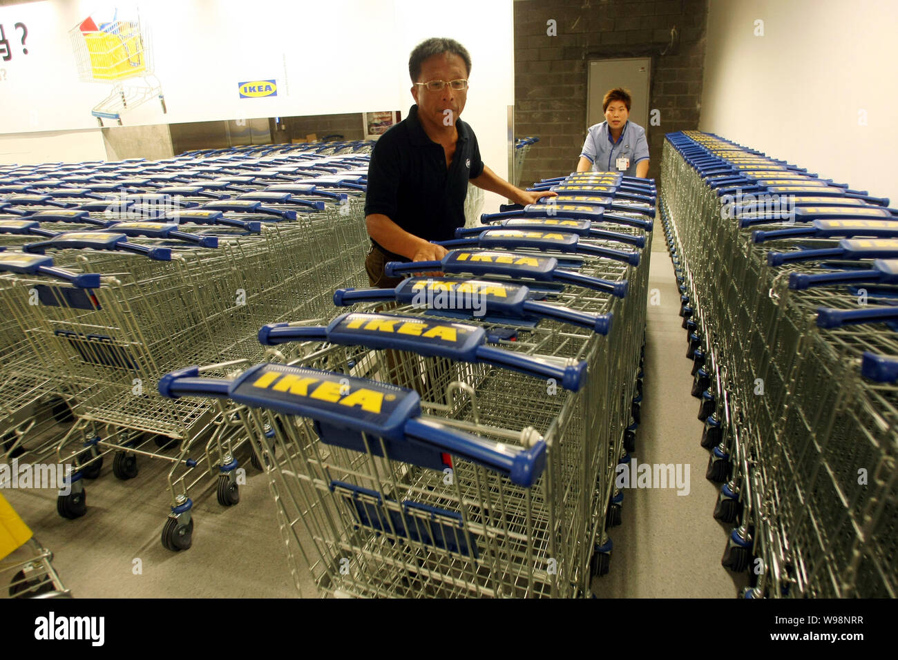 Ikea shopping carts hires stock photography and images Alamy