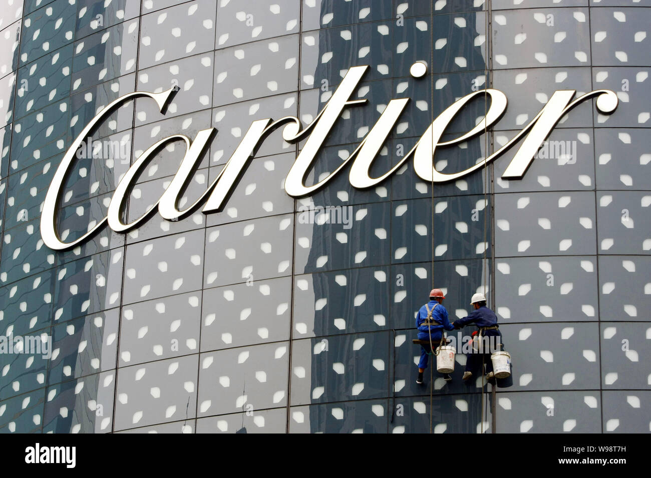 cartier discount hong kong