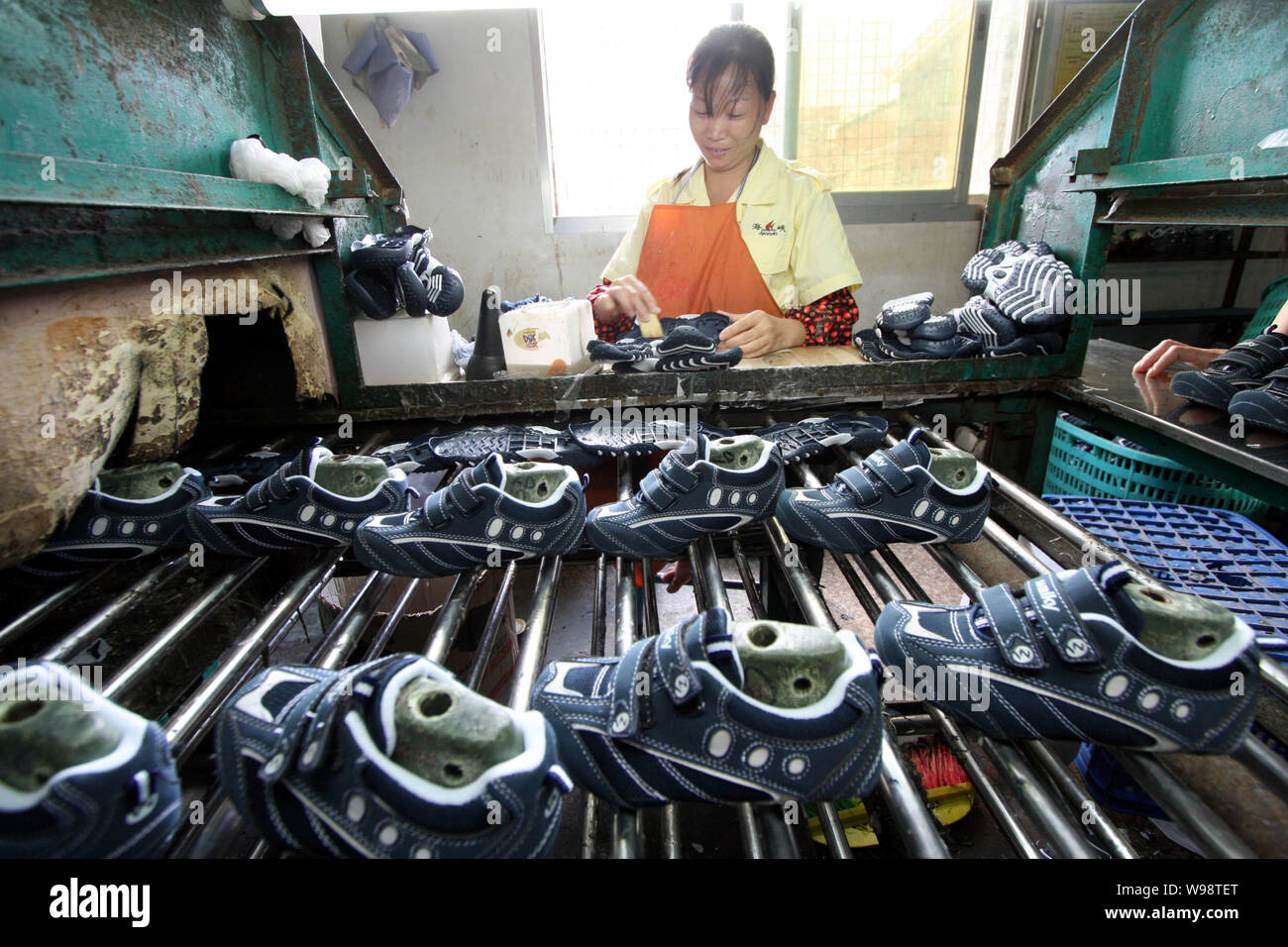 Kids shoe deals factory