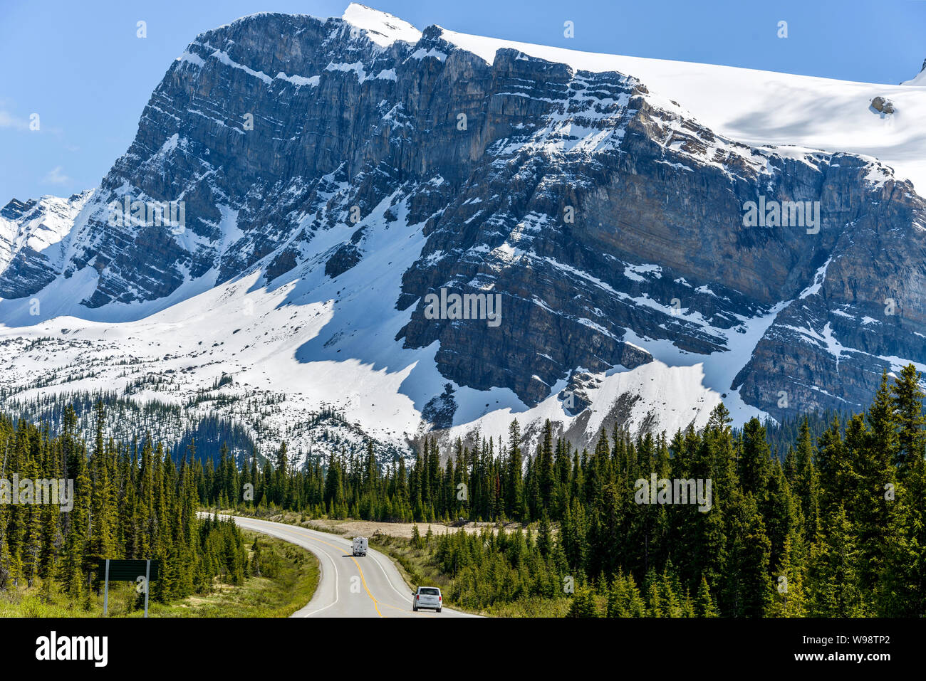 Icefields Parkway at Crowfoot Glacier - Spring view of Icefields