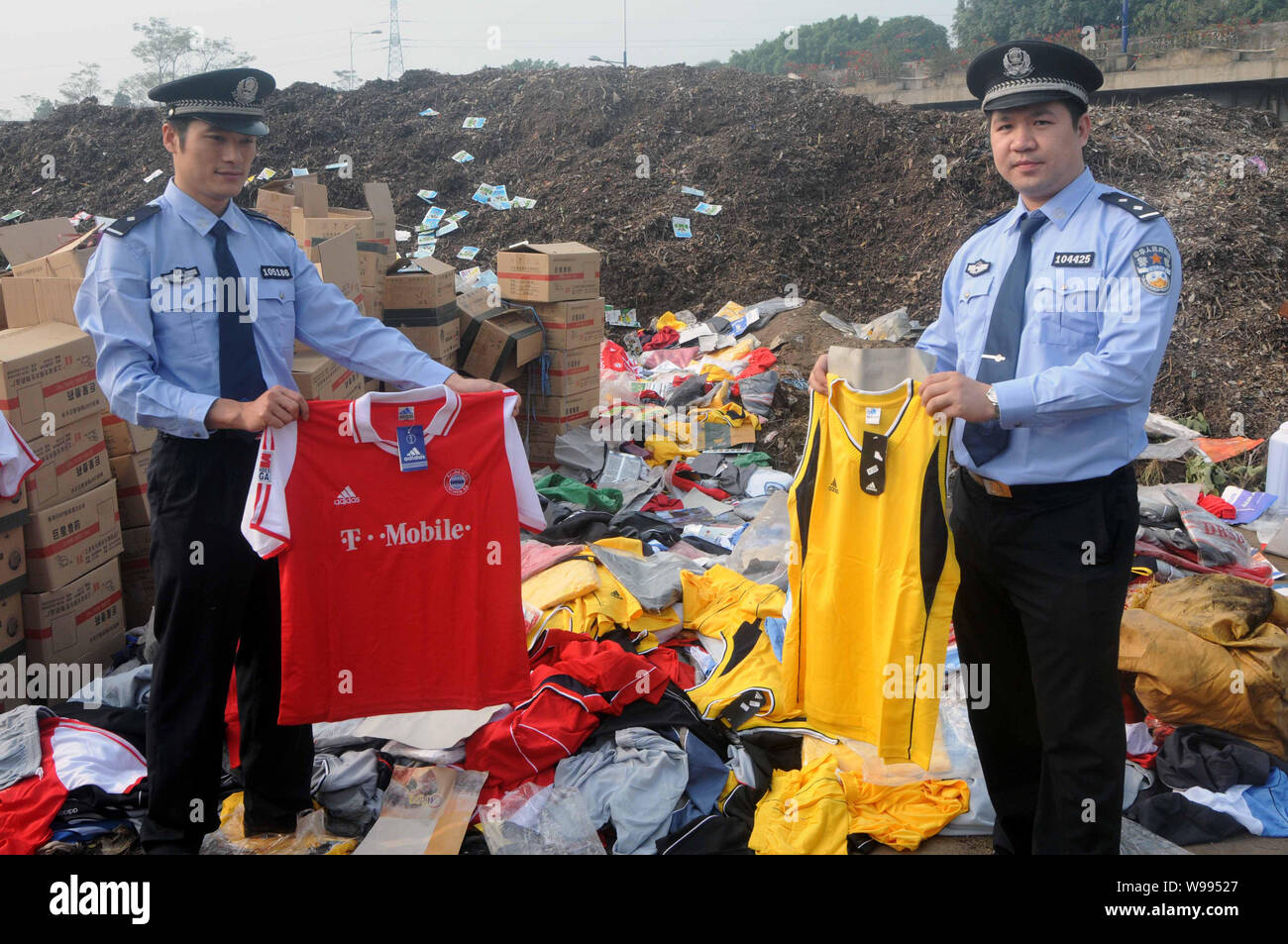 контрафакт из китая. контрафактные товары. фабрика в китае. таможня китая. китайских некачественных.