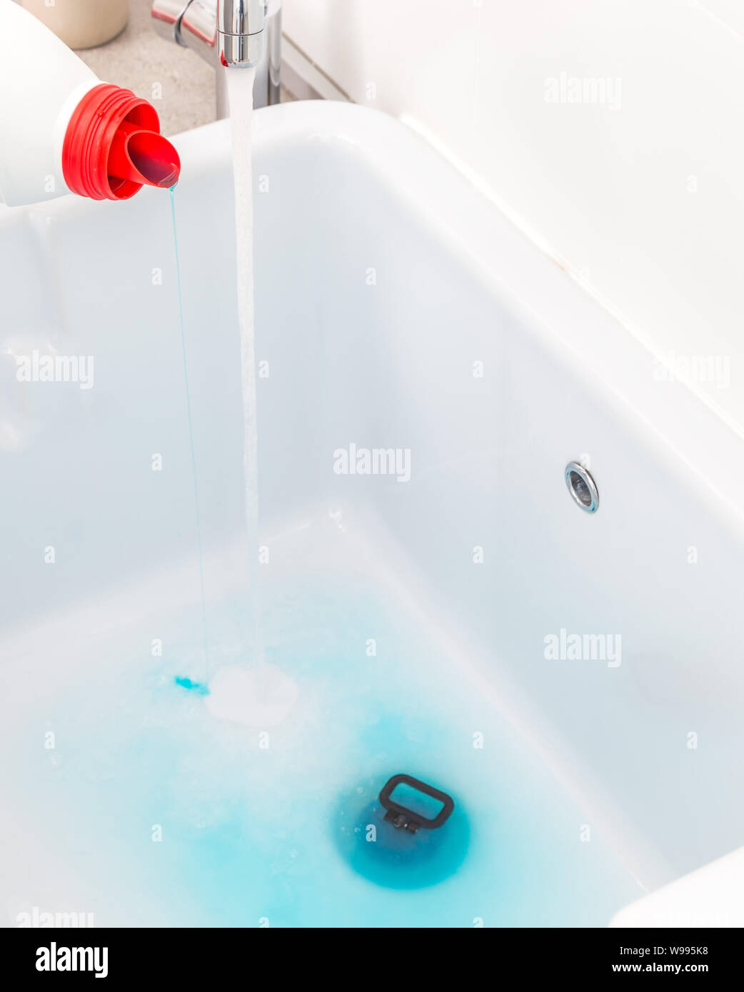 Washing clothes in sink hires stock photography and images Alamy