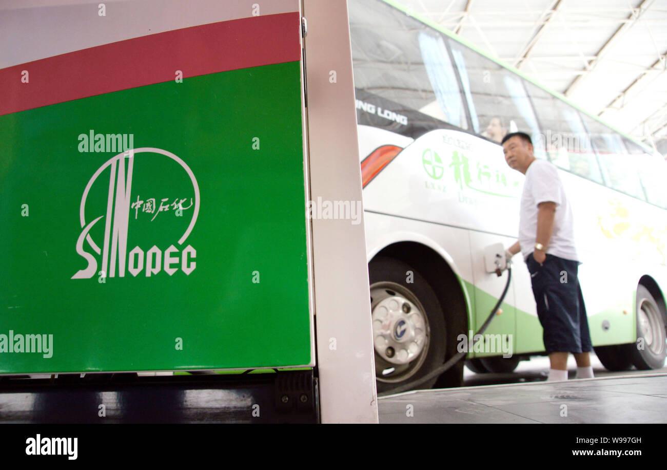 Bus refuels oil gas hi-res stock photography and images - Alamy