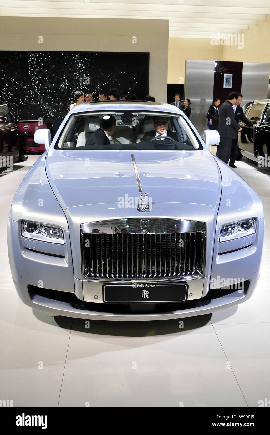 Tasteful Serenity Is the Goal of the New Rolls-Royce Ghost