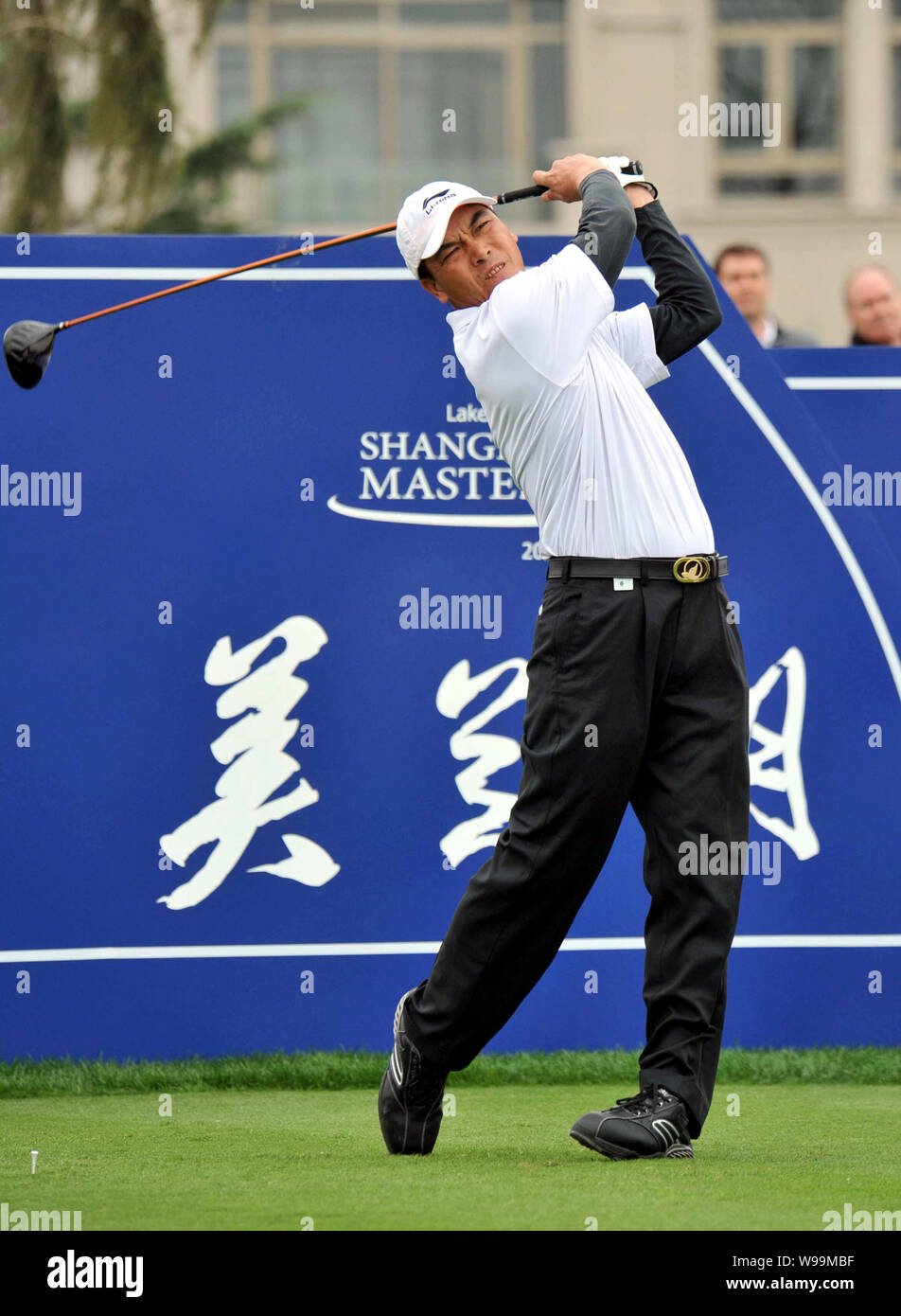 Chinas Zhang Lianwei tees off during the Lake Malaren Shanghai Masters golf tournament in Shanghai, China, 27 October 2011.   U.S. Open champion Rory Stock Photo