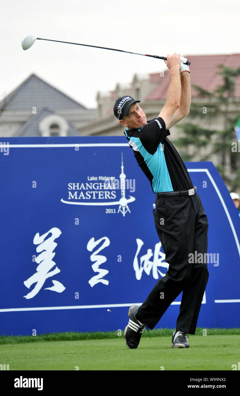 Jim Furyk of the United States tees off during the Lake Malaren Shanghai Masters golf tournament in Shanghai, China, 27 October 2011.   U.S. Open cham Stock Photo