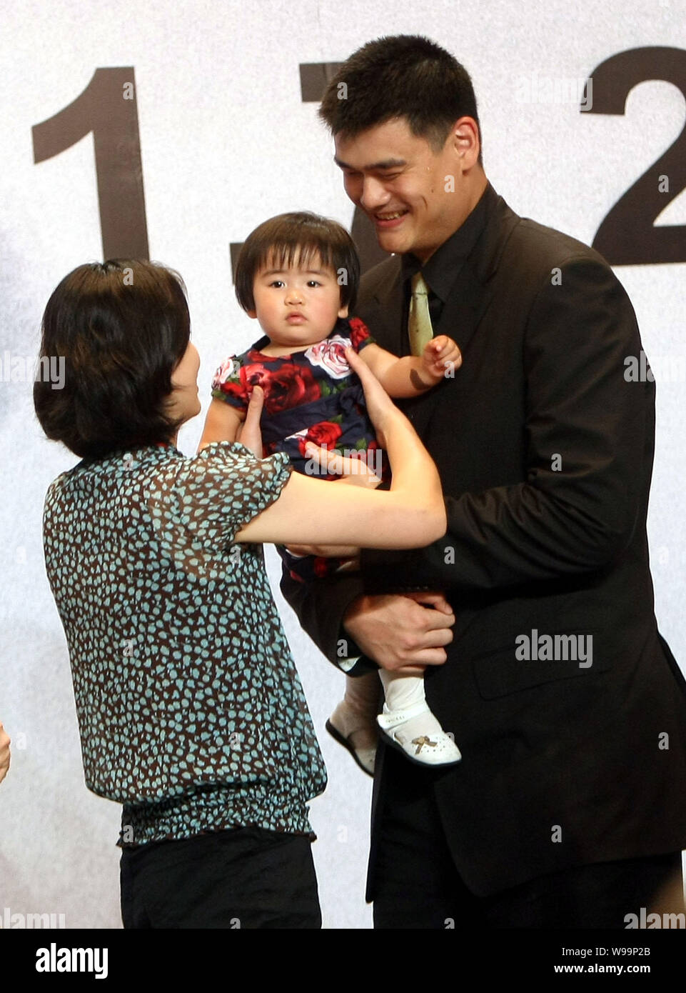 55 Yao Ming Daughter Stock Photos, High-Res Pictures, and Images - Getty  Images