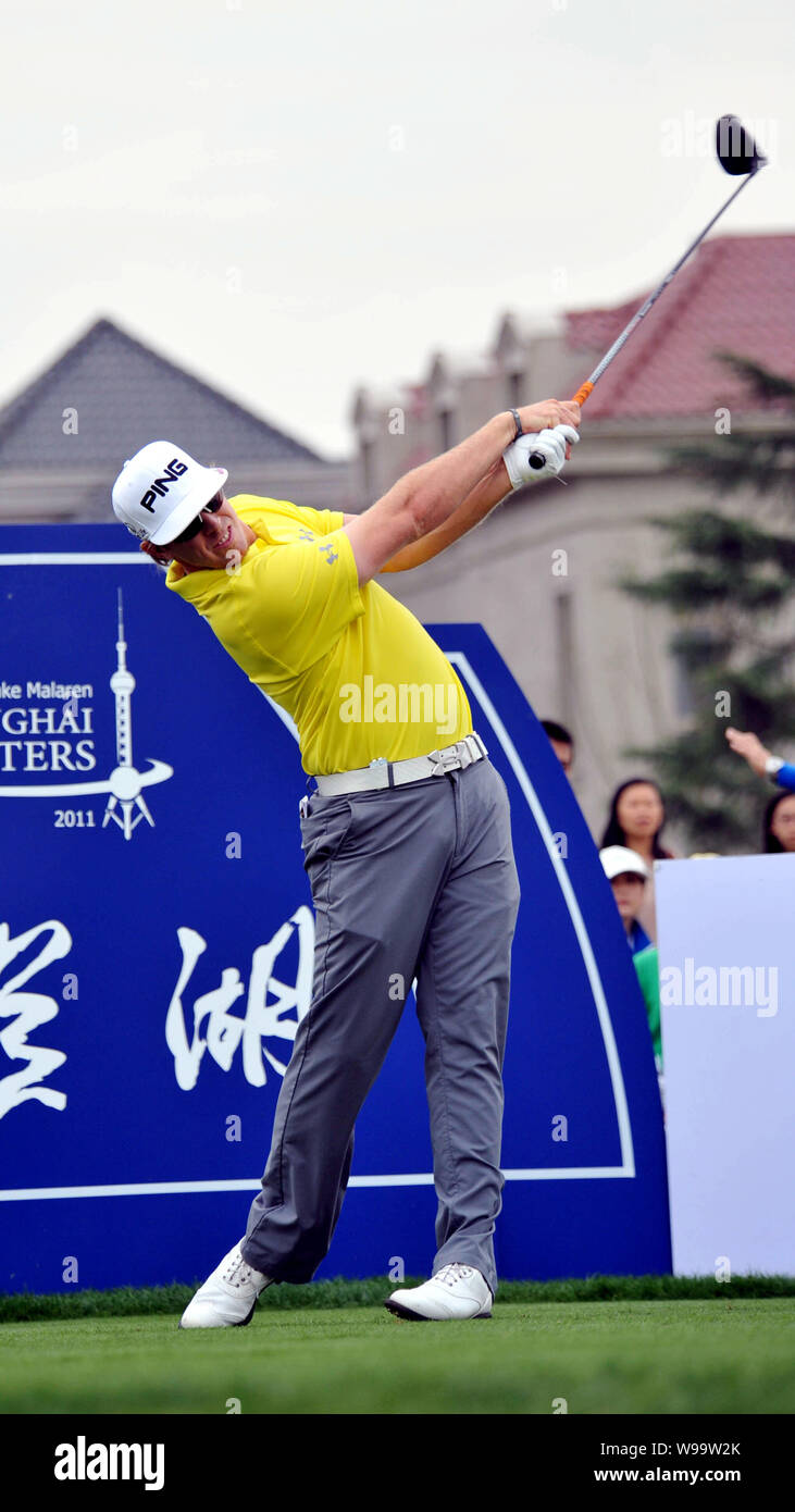 Hunter Mahan of the United States tees off during the Lake Malaren Shanghai Masters golf tournament in Shanghai, China, 27 October 2011.   U.S. Open c Stock Photo
