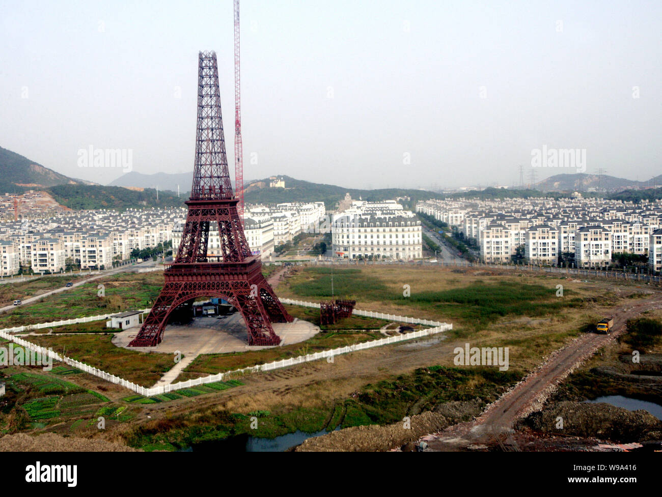 Hangzhou china eiffel tower hi-res stock photography and images - Alamy