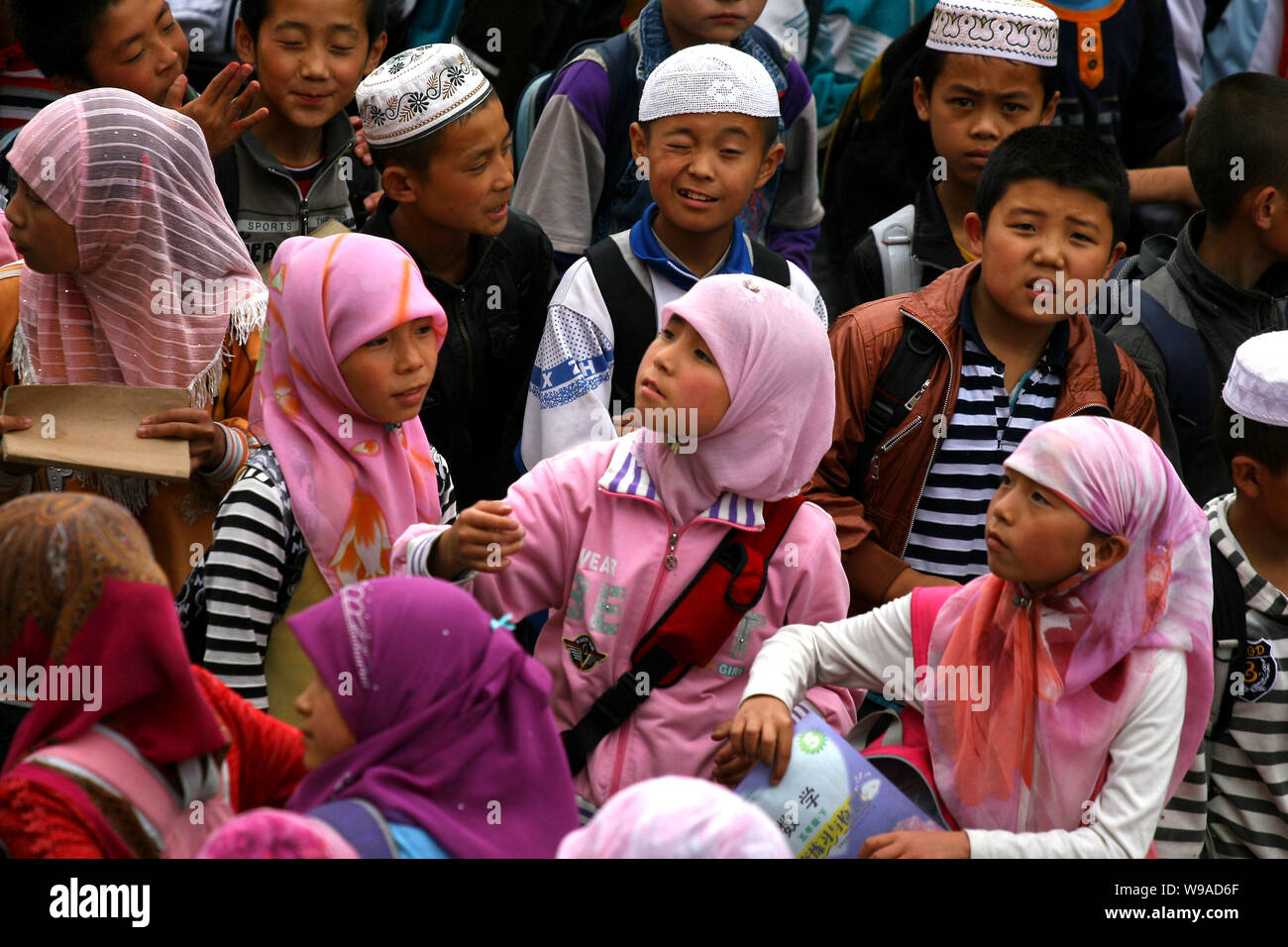 Hui ethnic students are seen at the Heping Primary School in Linxia, northwest Chinas Gansu province, June 30, 2010.   Heping Primary School is a priv Stock Photo