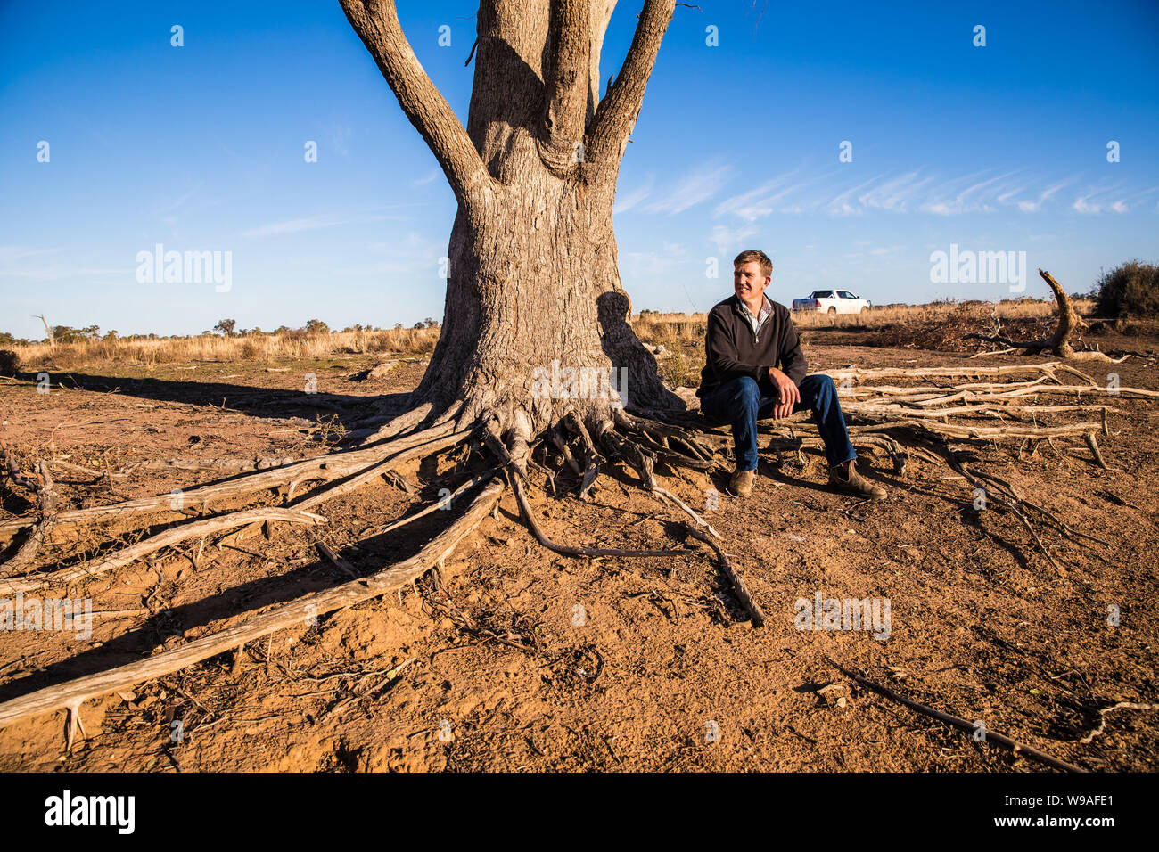 Farmer James Hamilton on his drought-stricken farm in Narromine, New South Wales. Stock Photo