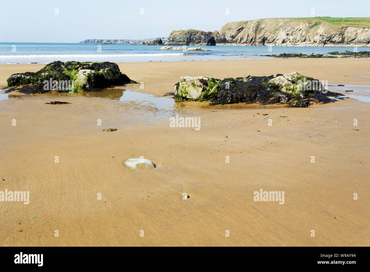 Beautiful rocky sandy beach hi-res stock photography and images - Alamy