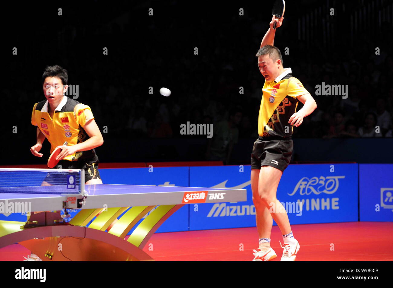 Mens table tennis doubles final hires stock photography and images Alamy