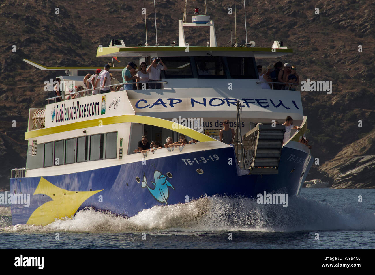 Ferry from Roses entering Cadaques Costa Brava, Catalunya, Spain Stock  Photo - Alamy