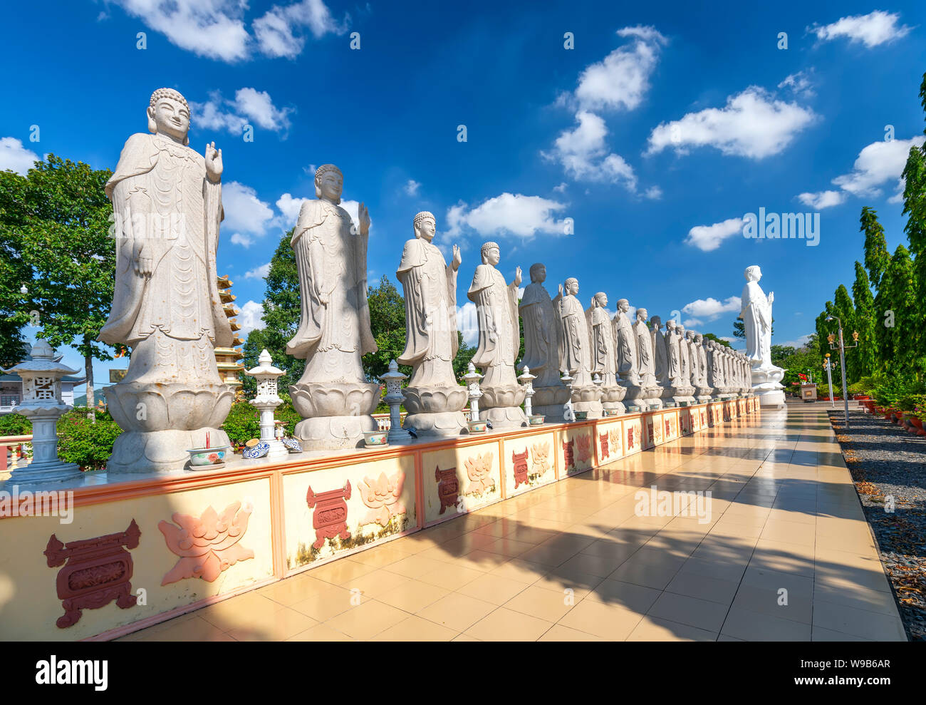 Stupa incense burner stupa hi-res stock photography and images - Alamy