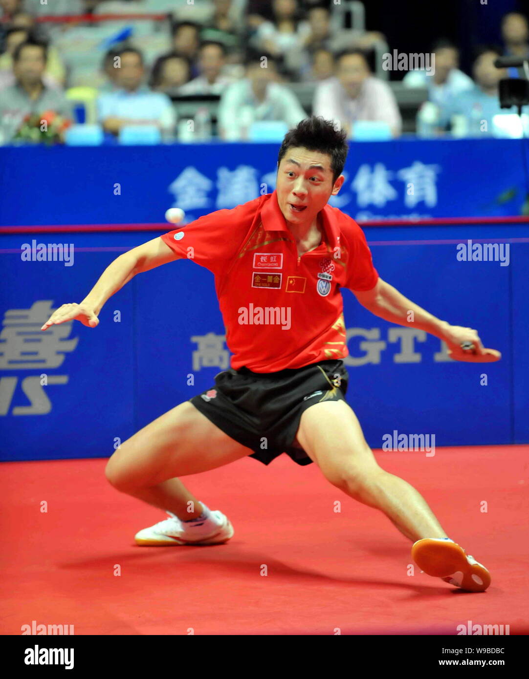 Chinas Xu Xin competes during the mens event of the 2010 Volkswagen China  vs World Team Table Tennis Challenge in Shanghai, China, 30 June 2010. The  Stock Photo - Alamy