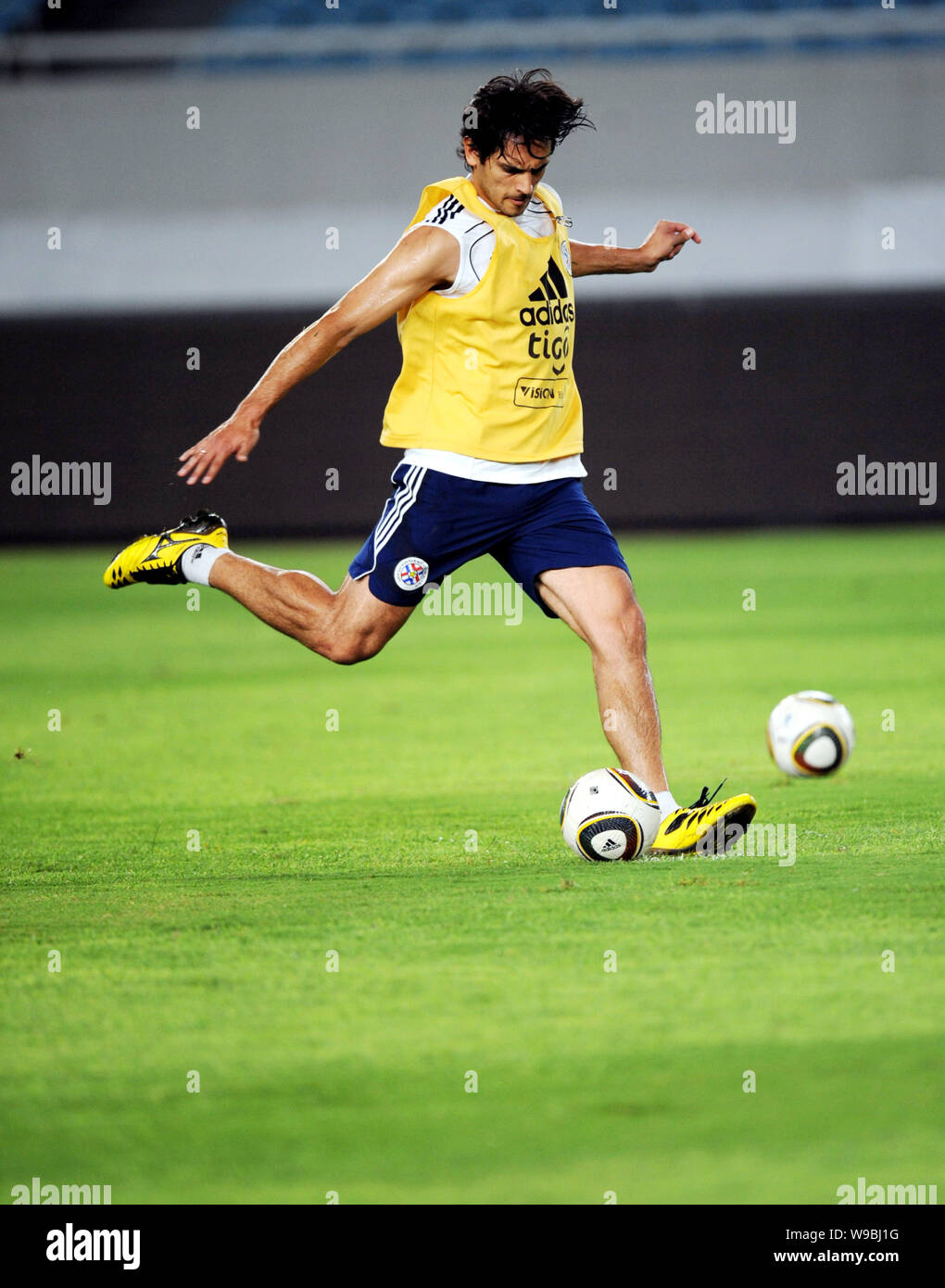 Paraguayan soccer player roque santa hi-res stock photography and images -  Alamy