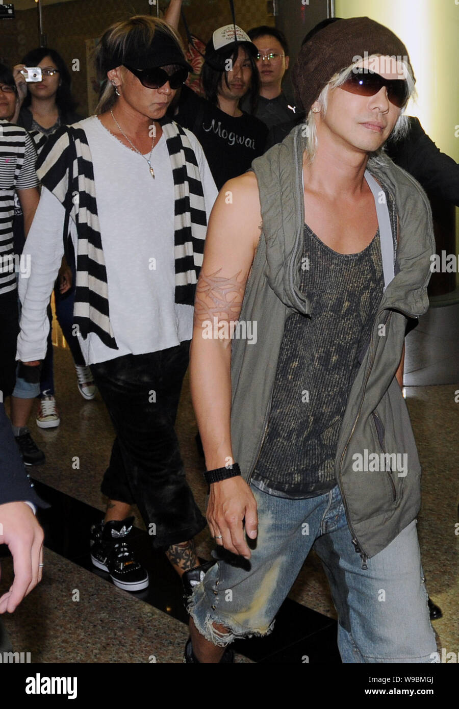 Hyde Front And K A Z Of Japanese Rock Band Vamps Arrive At The Taipei Taoyuan International Airport In Taipei Taiwan 25 September 10 Hyde And Stock Photo Alamy