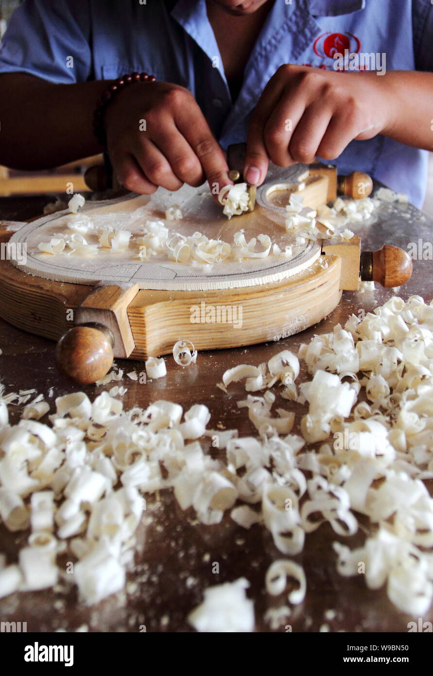 Violion hires stock photography and images Alamy