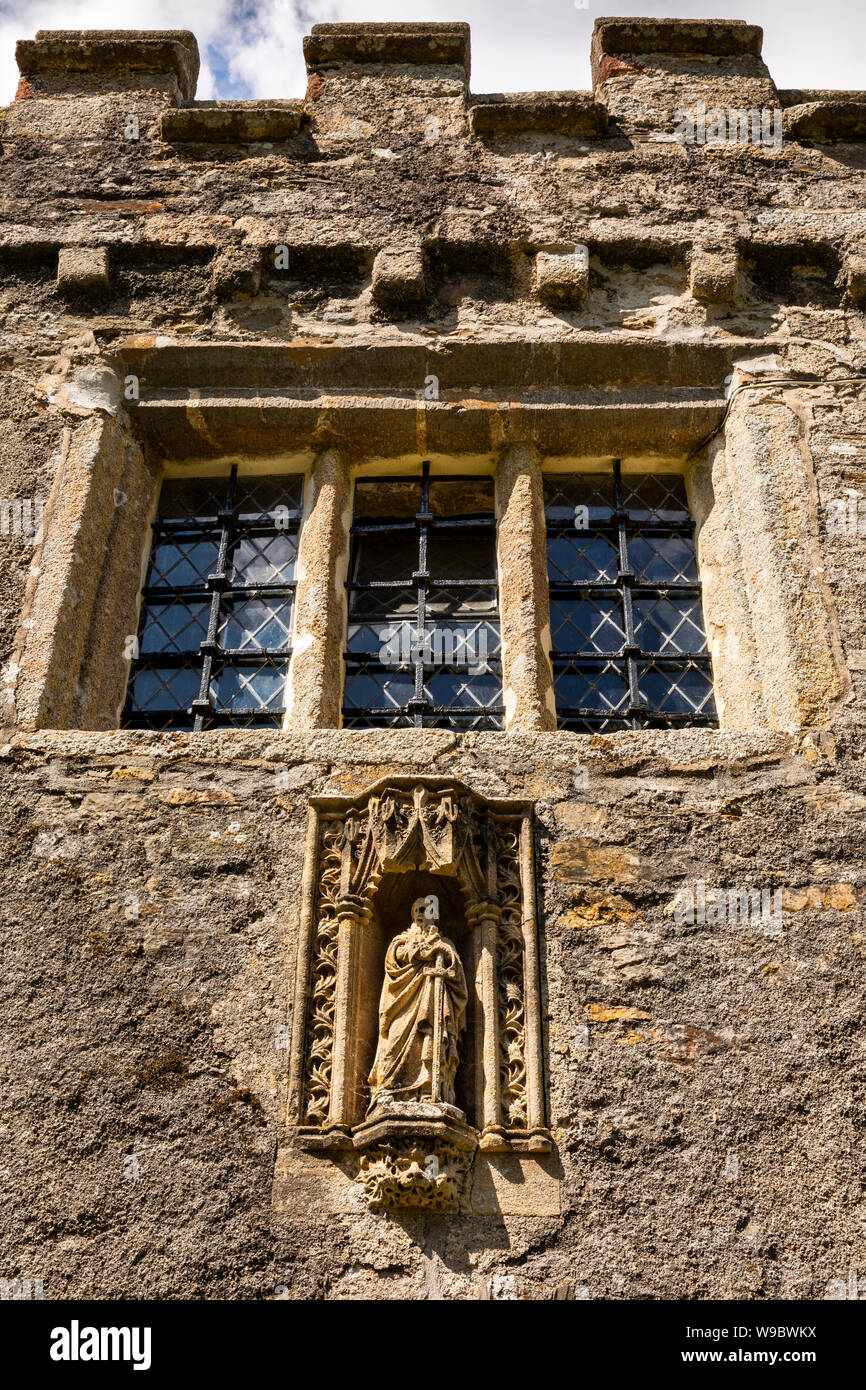 UK, England, Devon, Staverton, St Paul de Leon Church Saint’s statue and window of Parvise above south Porch Stock Photo