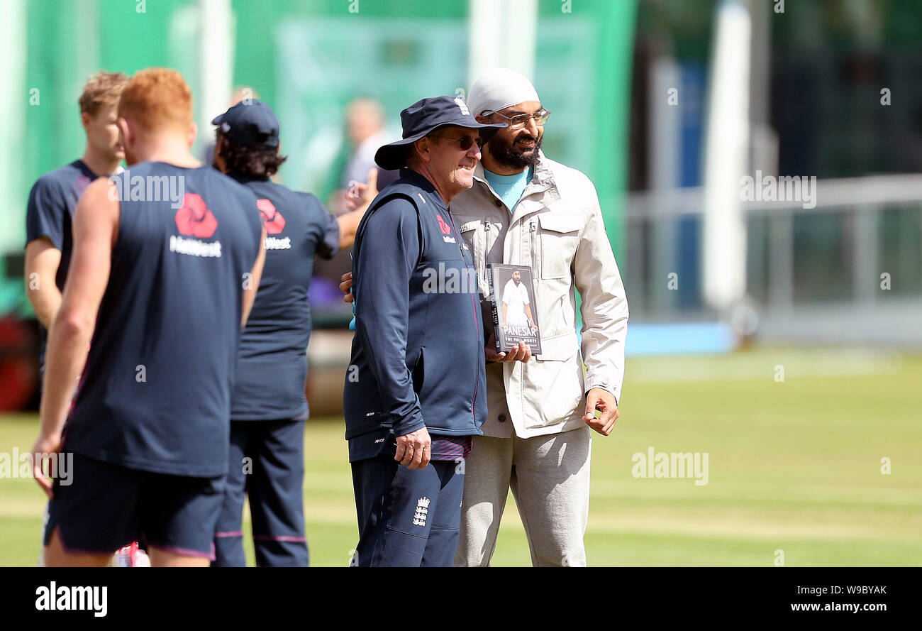 Trevor bayliss poses hires stock photography and images Alamy