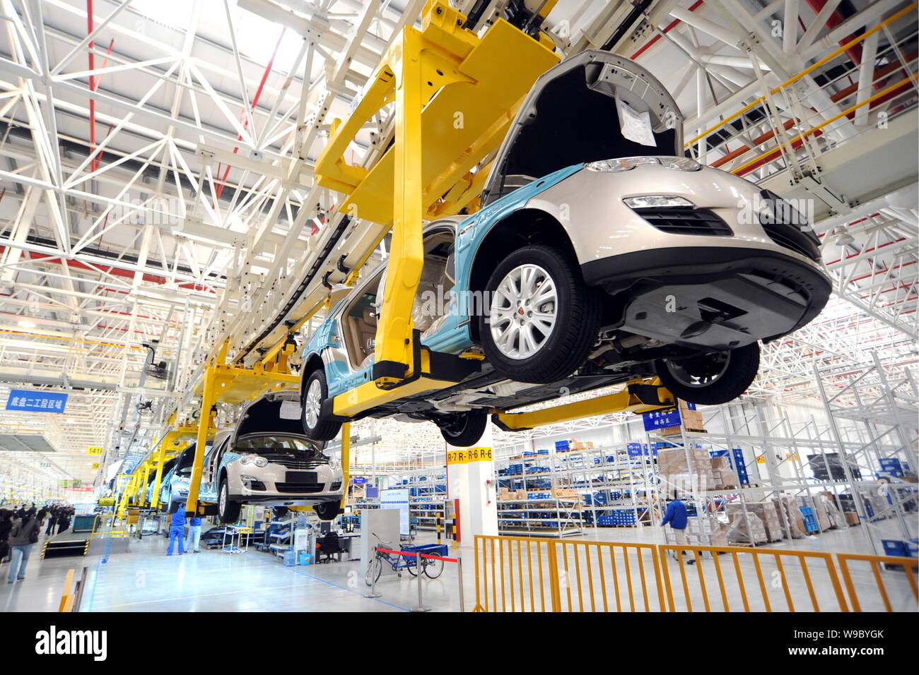 上汽集团2025年自主品牌销量占比首超65%：从合资依赖向自主引领的结构性转型