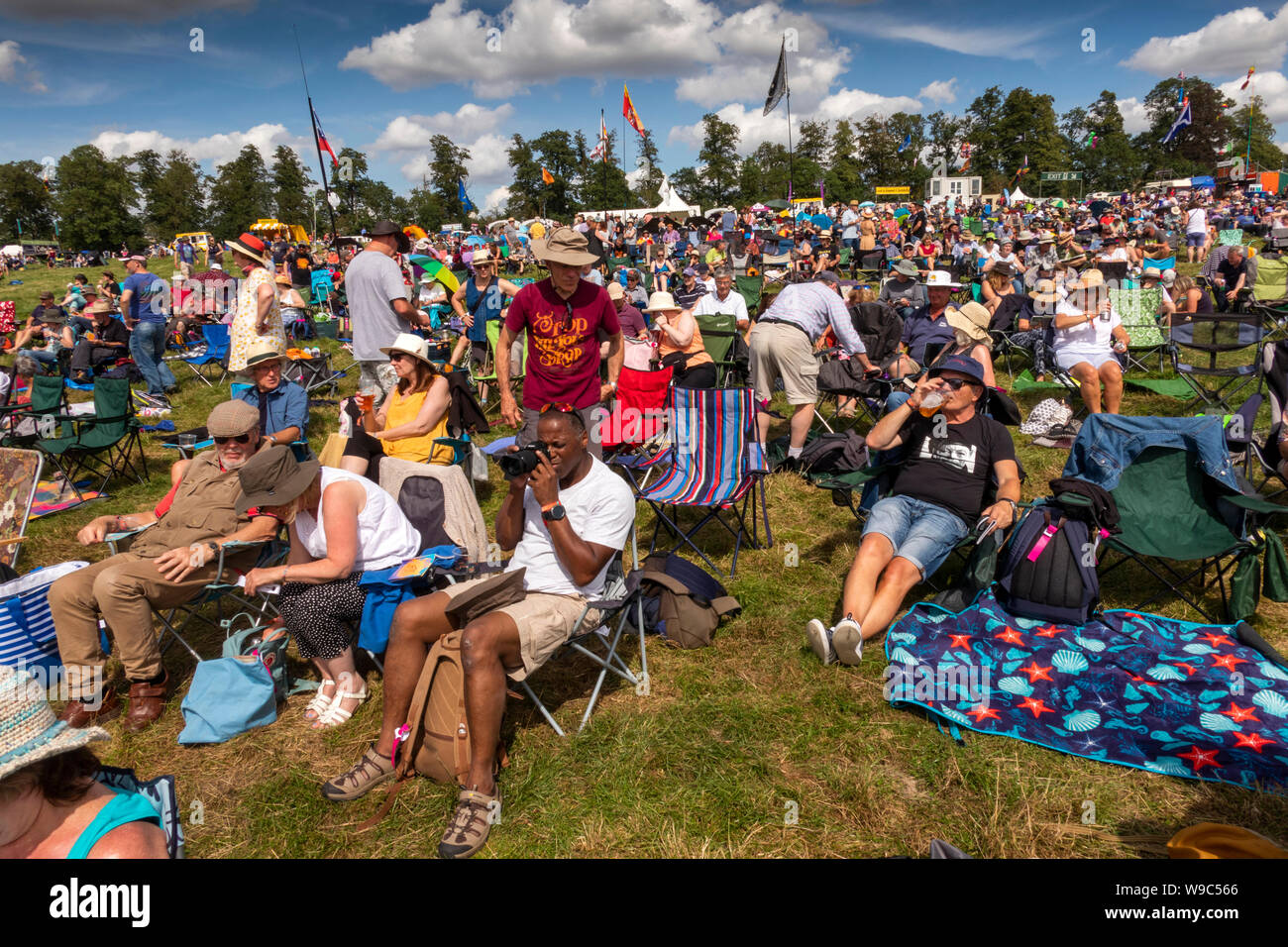 UK, England, Oxfordshire, Cropredy, Fairport’s Cropredy Convention annual music festival crowd in sunshine Stock Photo