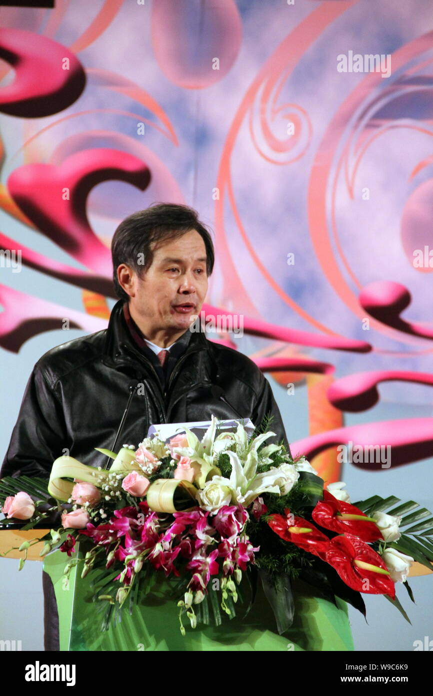 Huang Ming, Chairman of Himin Group, speaks during the opening ceremony of the Sun-Moon Mansion in the China Solar Valley, developed by Himin Group, t Stock Photo