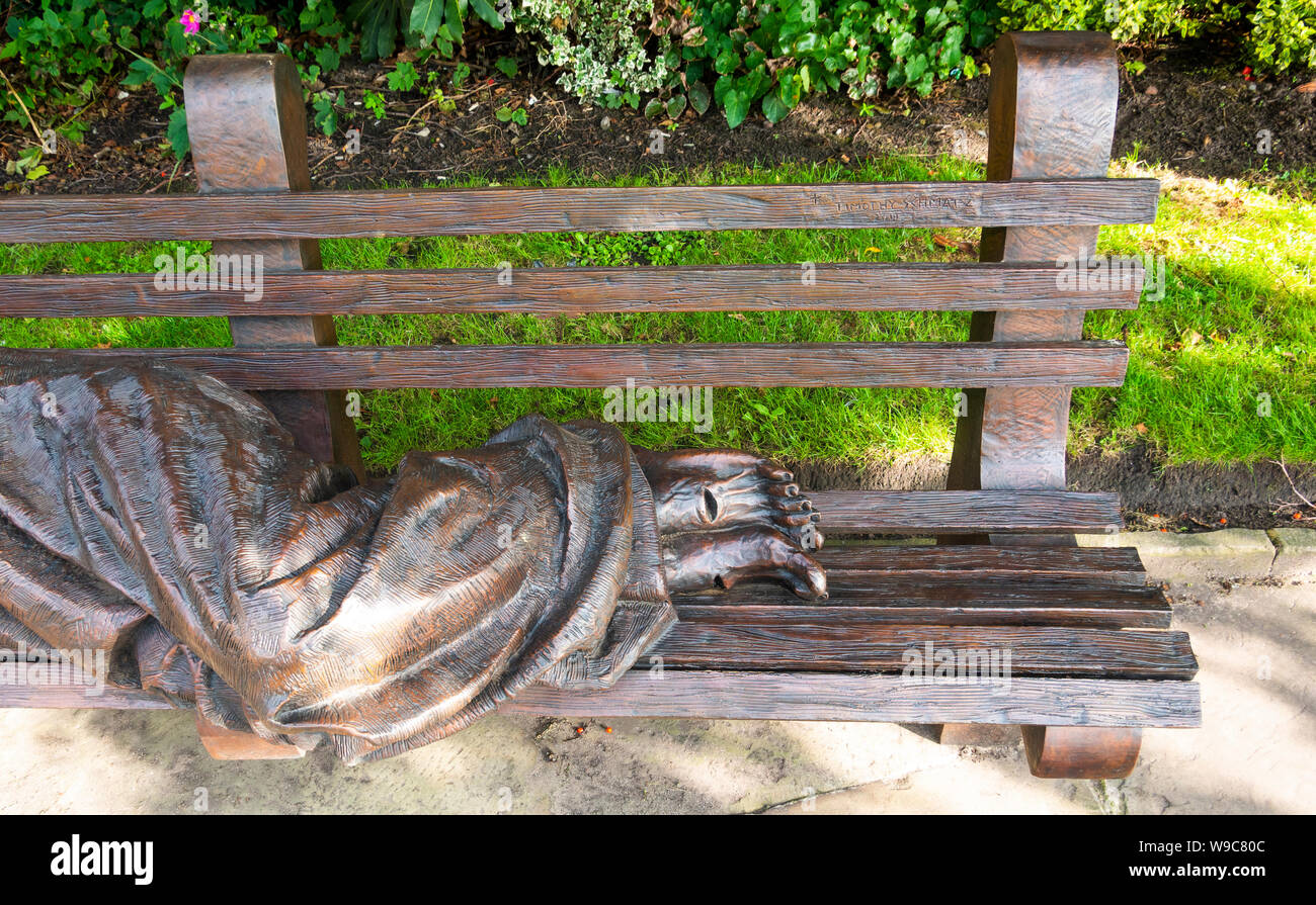 Bench Statue Stock Photos & Bench Statue Stock Images Alamy