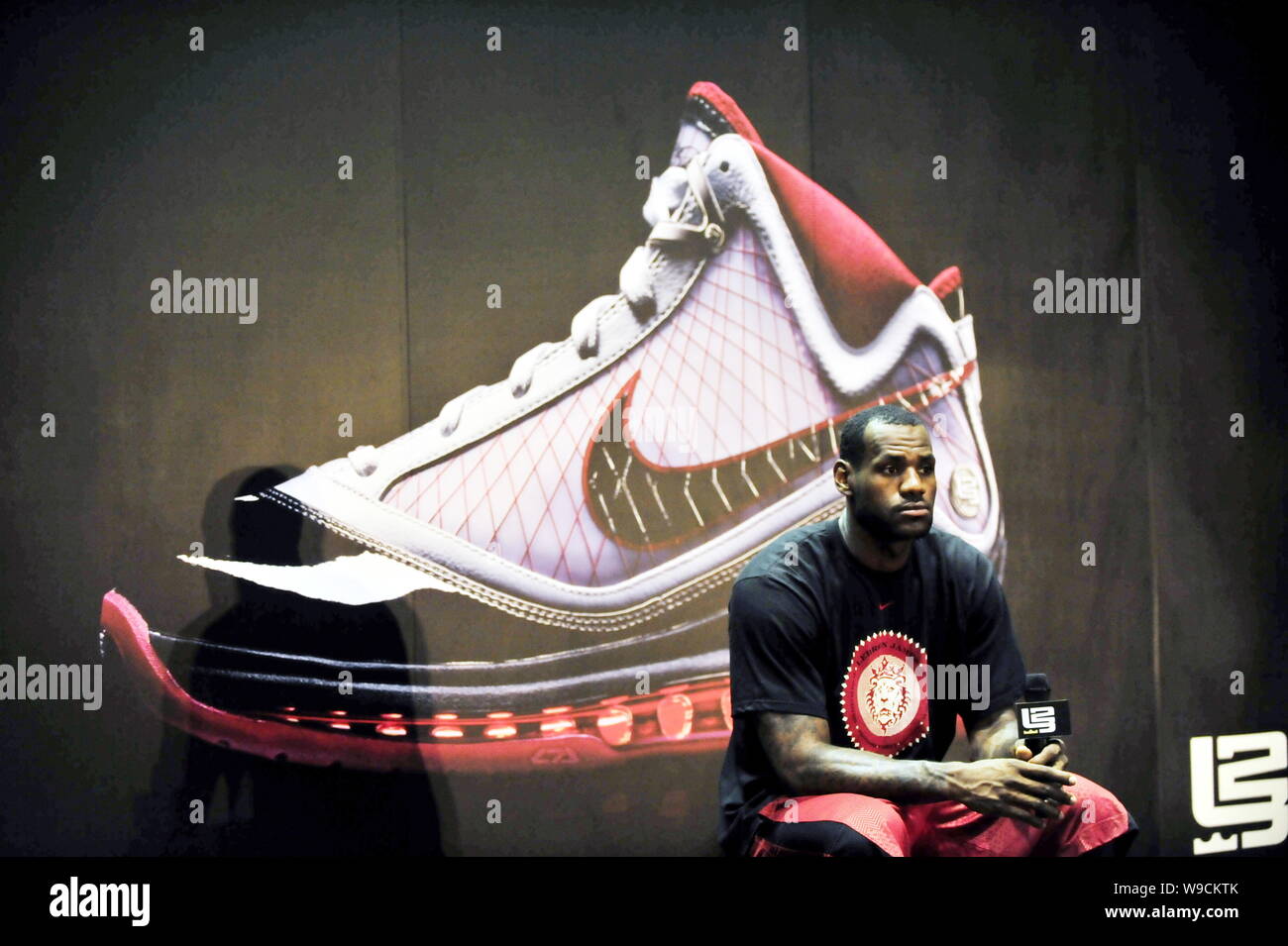NBA player Lebron James of the Cleveland Cavaliers is seen during a campaign in Beijing, China, Monday, 24 August 2009. Stock Photo