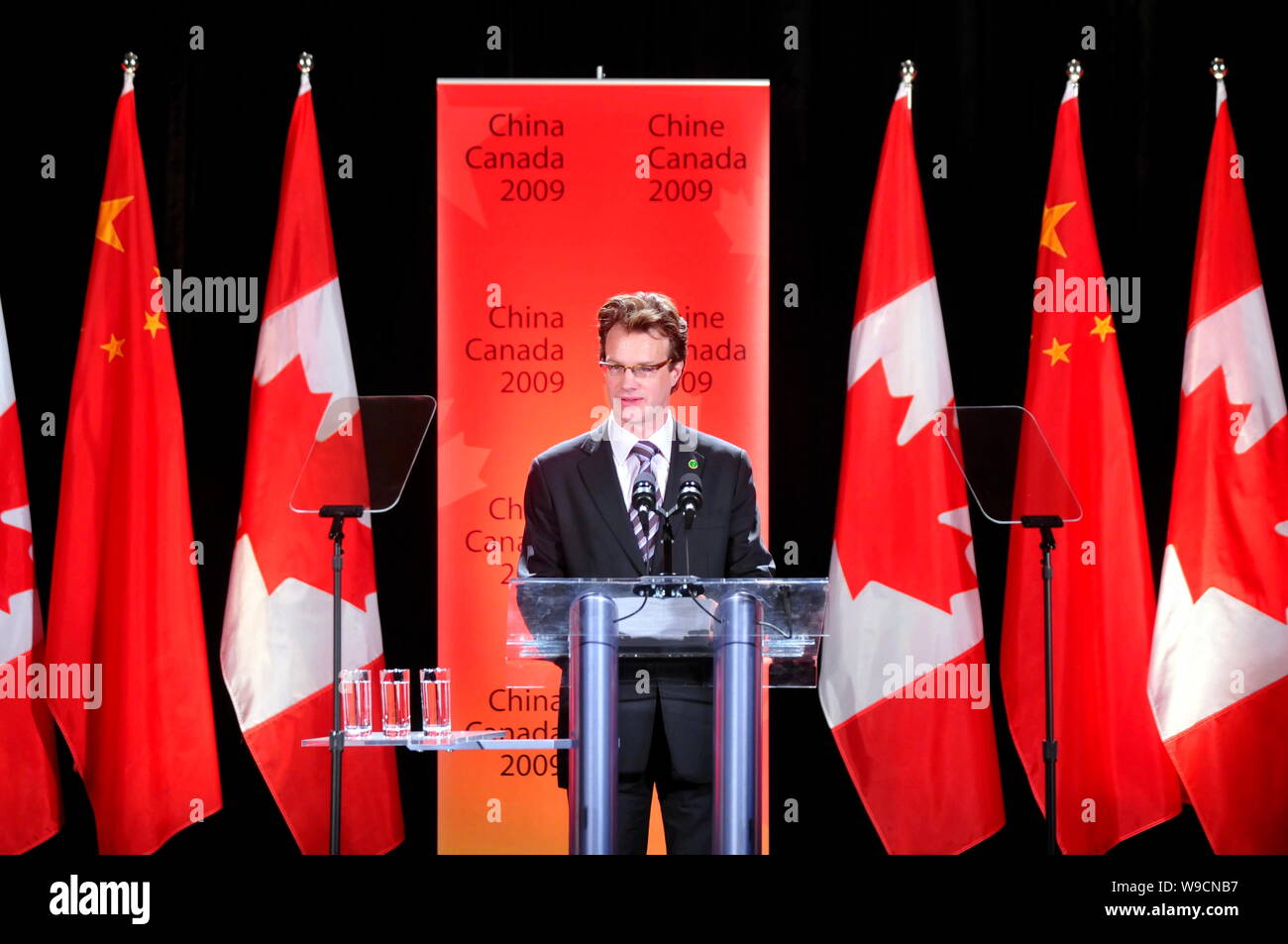 Mark Rowswell, known as Dashan in China, Canadas Commissioner General for Expo 2010, speaks at the Canada China Businsess Centennial in Shanghai, Chin Stock Photo