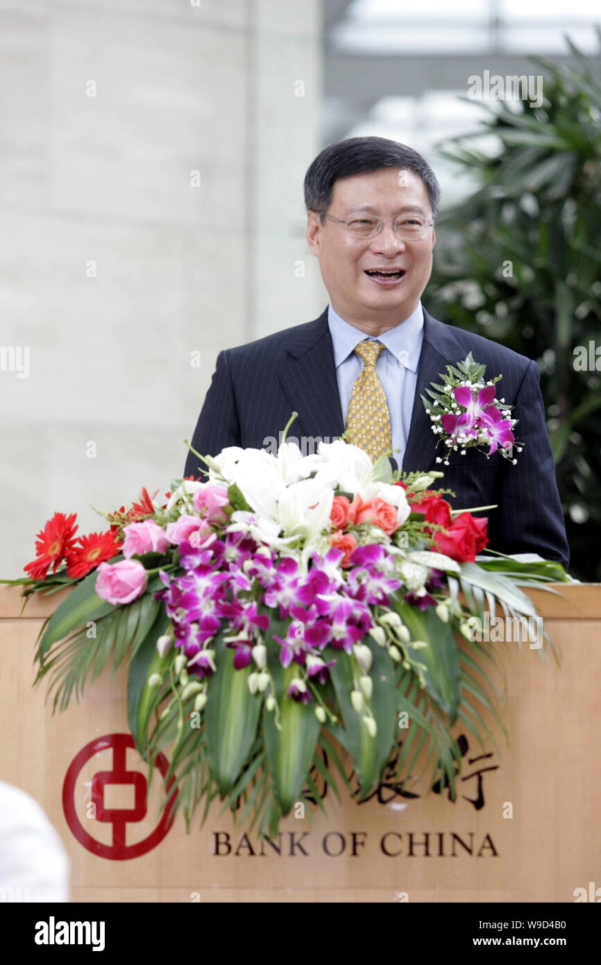 Li Lihui Li Lihui, President of Bank of China (BOC), speaks during a signing ...