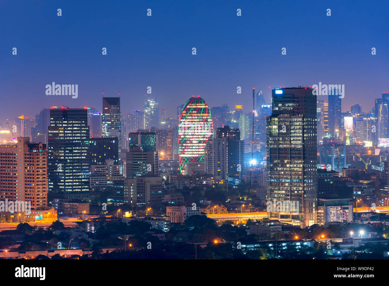 Cityscape view of Bangkok modern office business building at Bangkok ...