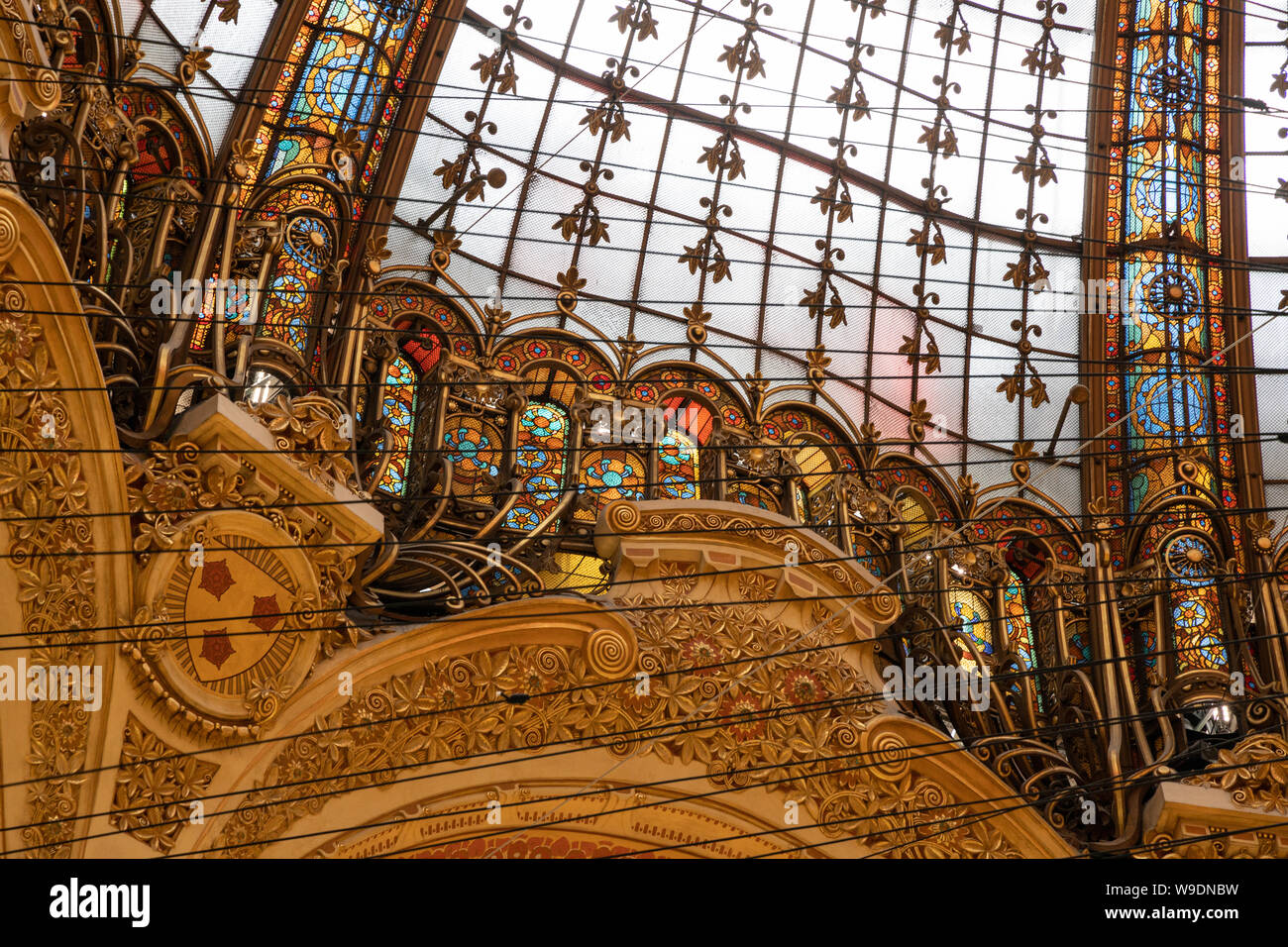 Detail of the art nouveau domed ceiling of the Galeries Lafayette Paris Haussmann Stock Photo