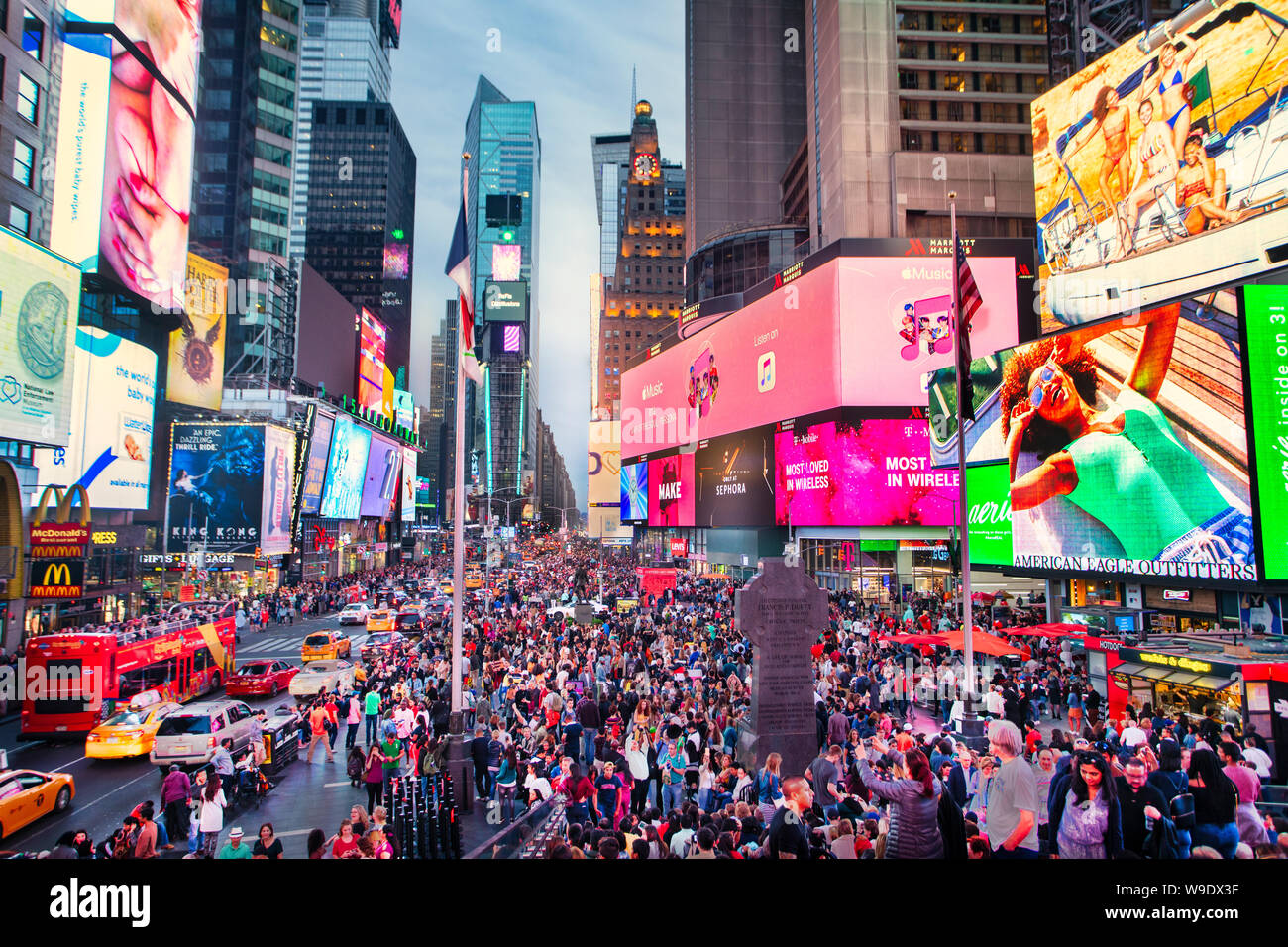 USA, New York City, Manhattan, Times Square Stock Photo Alamy