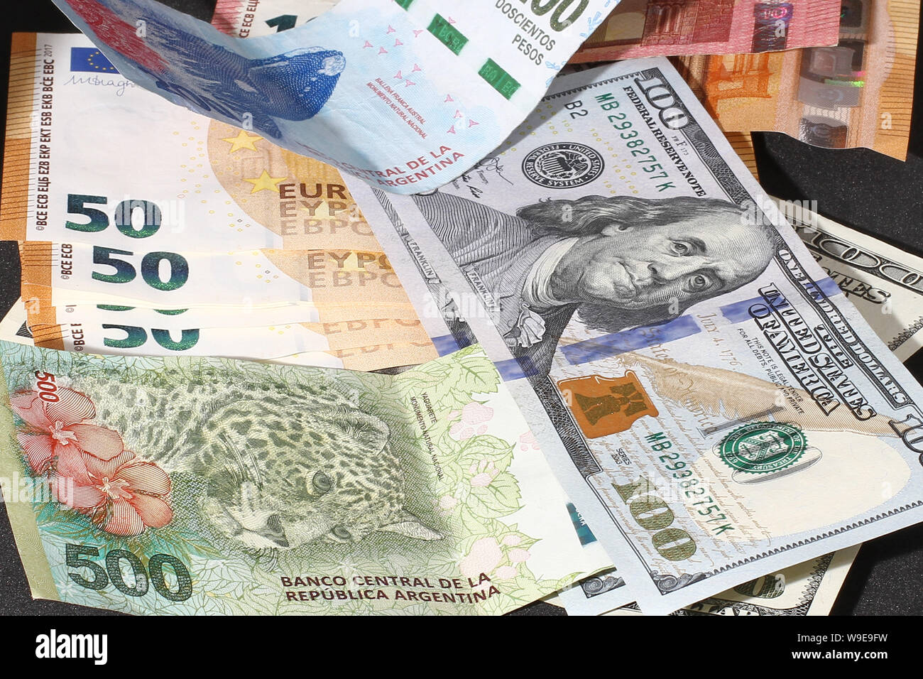 Dinero dolar hi-res stock photography and images - Alamy